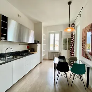 Piazzale Susa Bright Flat Con Veranda Apartamento Milán